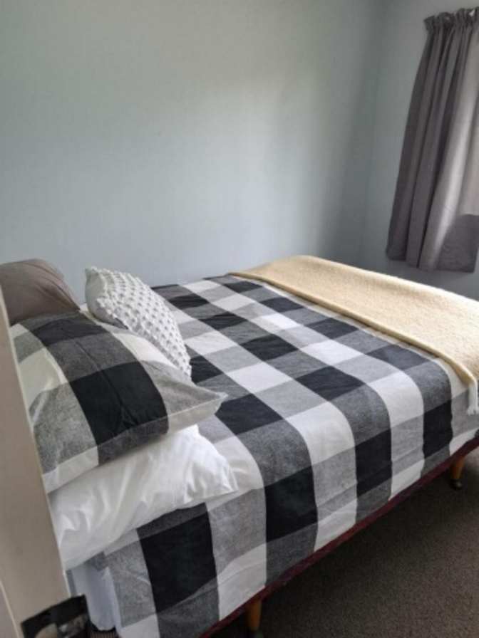 Lynley's room