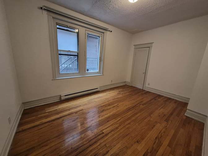 Larissa C's room