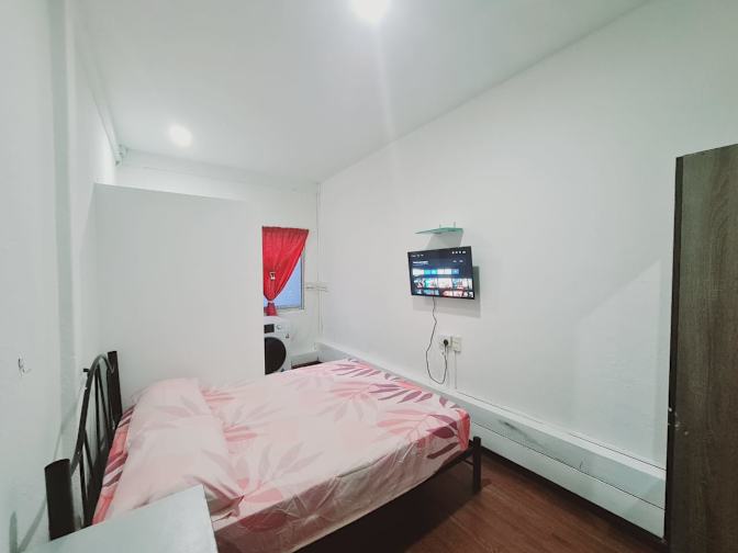 Roomy's room