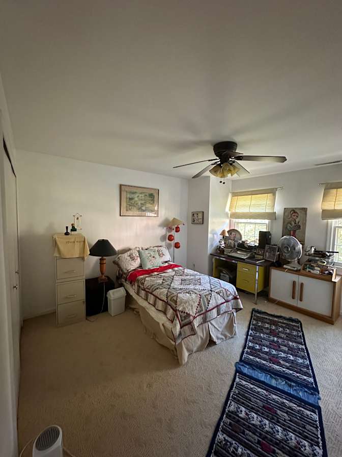 Hung's room