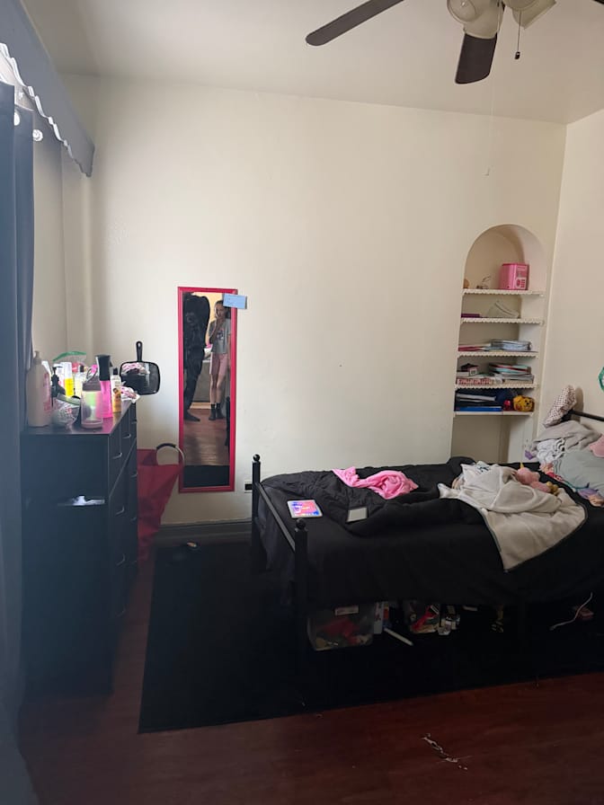Gaspari D Jolicoeur's room