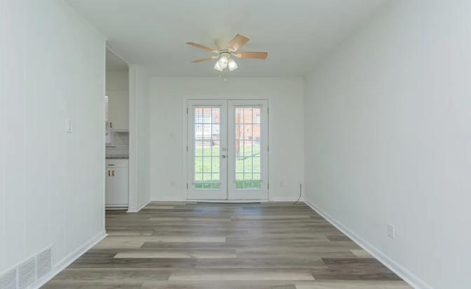 Alcove Rooms's room