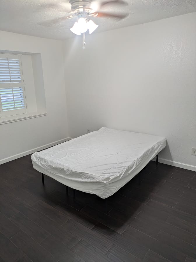 Autif's room