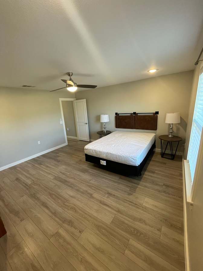 Raul's room