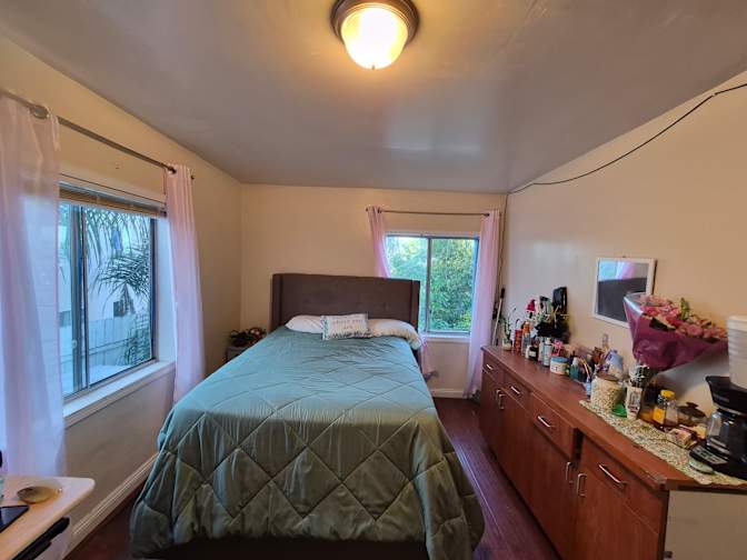 Tien's room