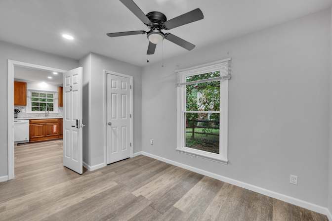lifedoorrentals's room