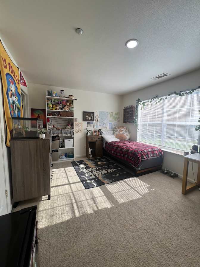 Izabella's room