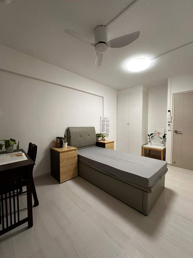 Sg-roomforrent's room