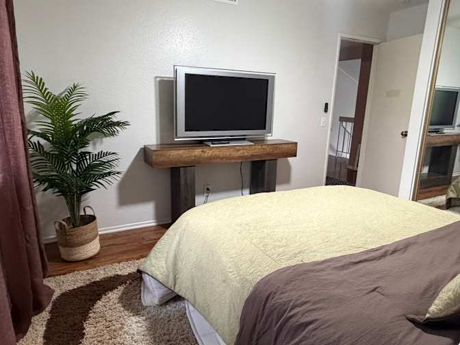 Imelda M.'s room