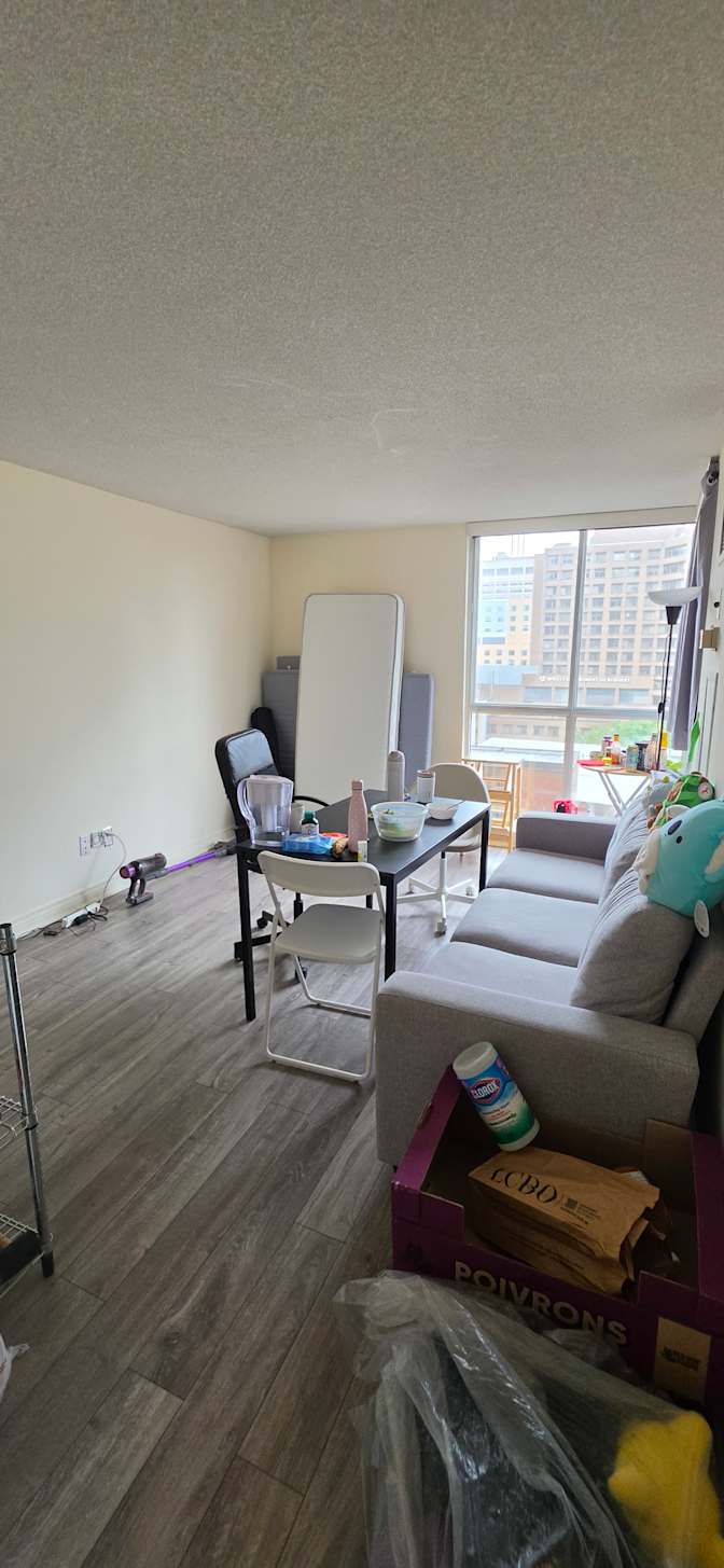 Jisu's room