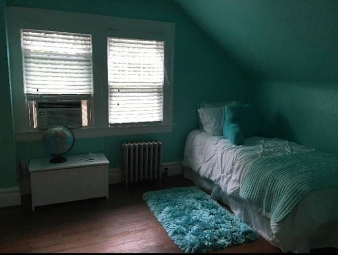 Elisa's room