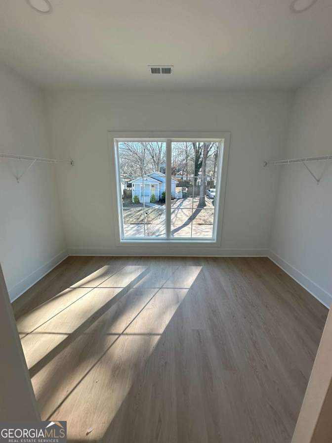 Alcove Rooms's room