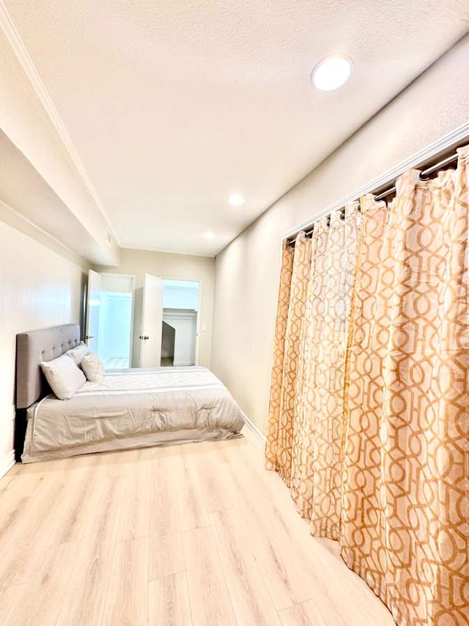 Ric's room