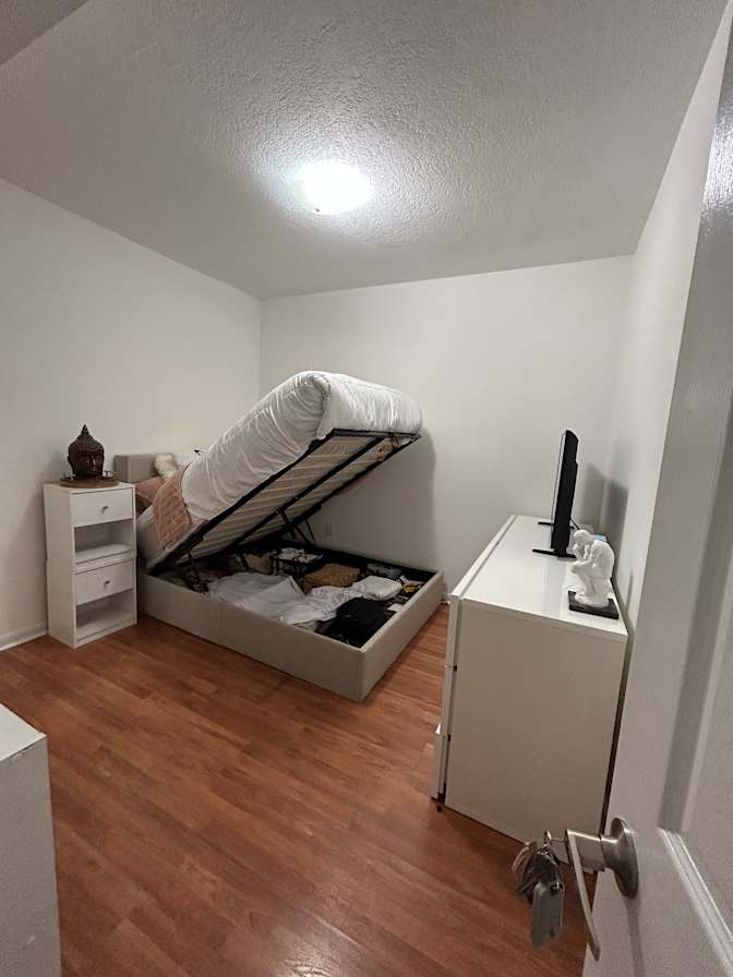 Mery torres's room