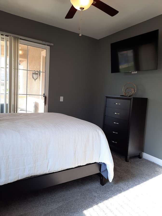 Deelawn's room