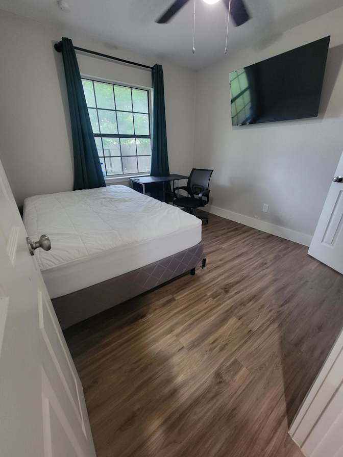 Cee's room