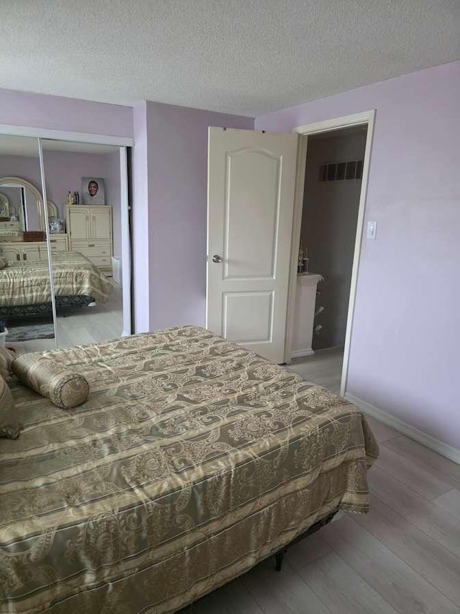 Denny Kalipersaud's room