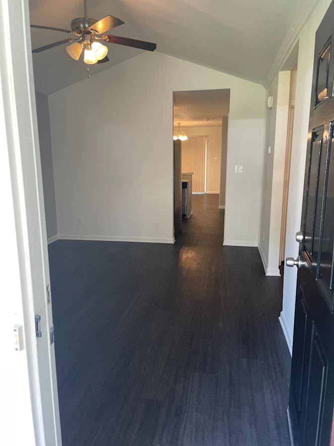 Alcove Rooms's room
