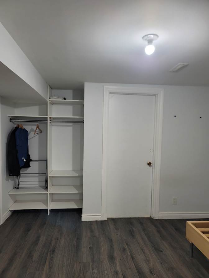 Allen Ghamari's room