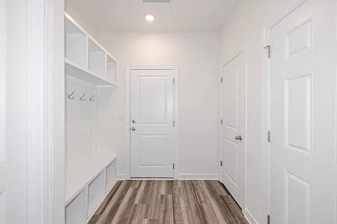 Alcove Rooms's room