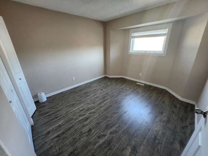 Tunde's room