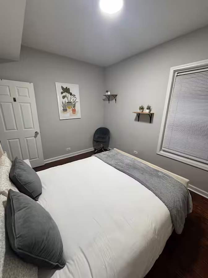 Sam's Company Holdings's room