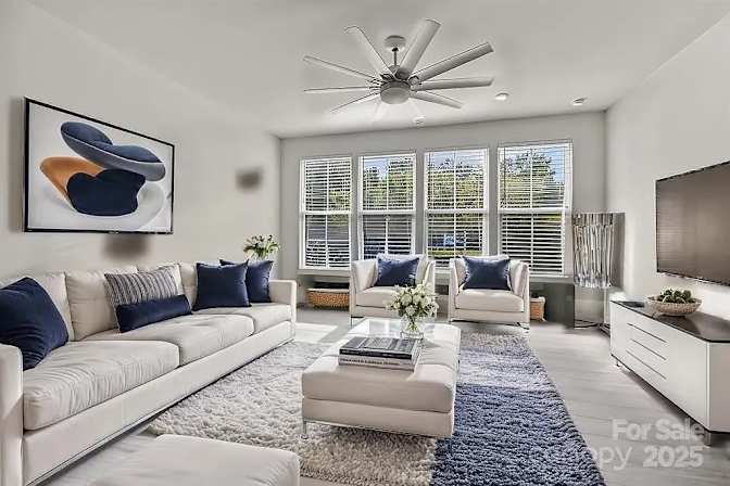 Alcove Rooms's room
