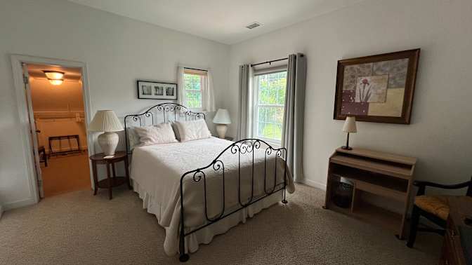 YASMINE's room