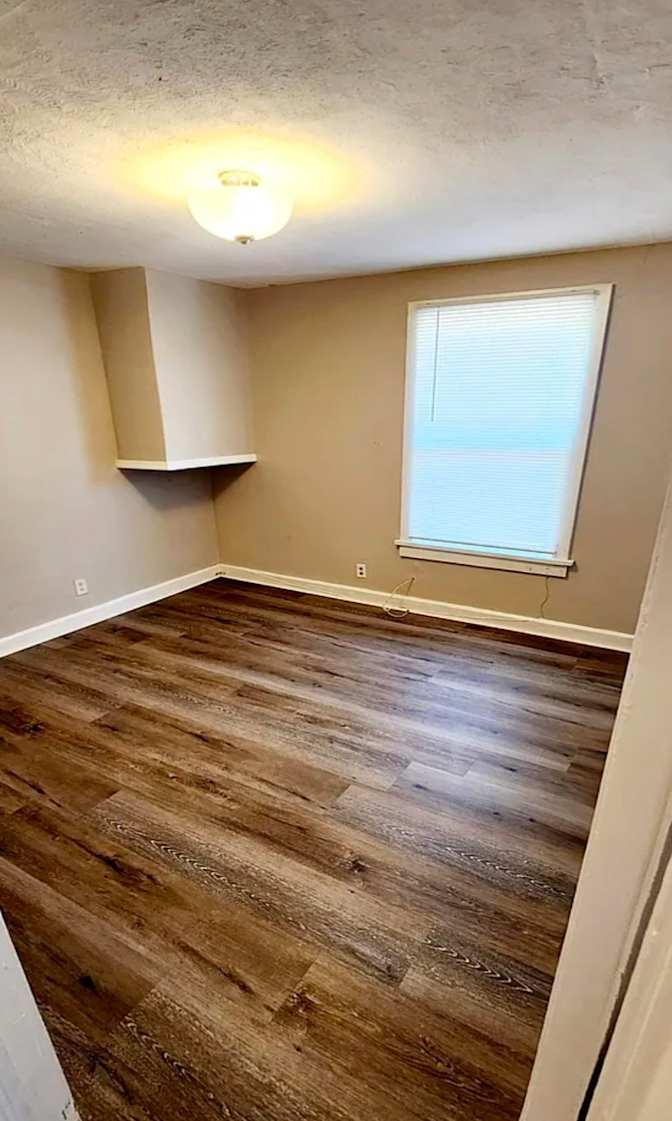 Alcove Rooms's room