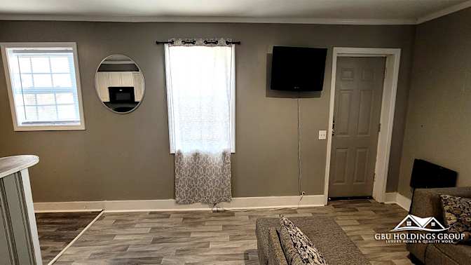GBU Holdings Group's room