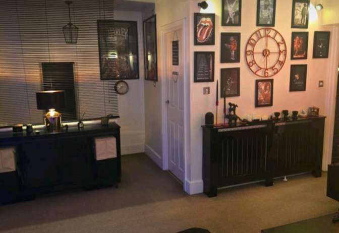 MR ANDREAS TSOURAS's room