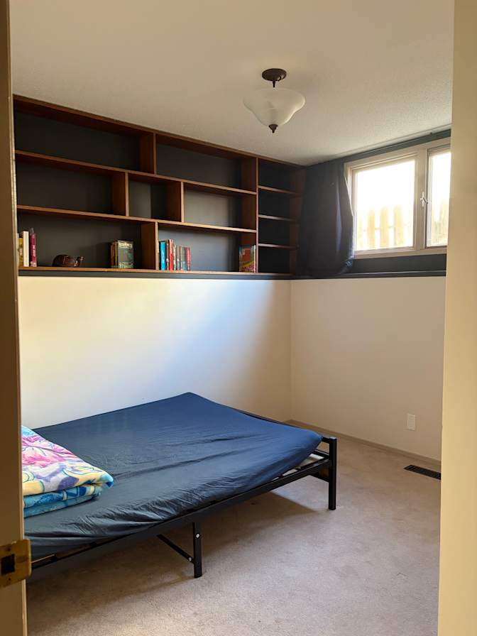 Jonathan Ly's room