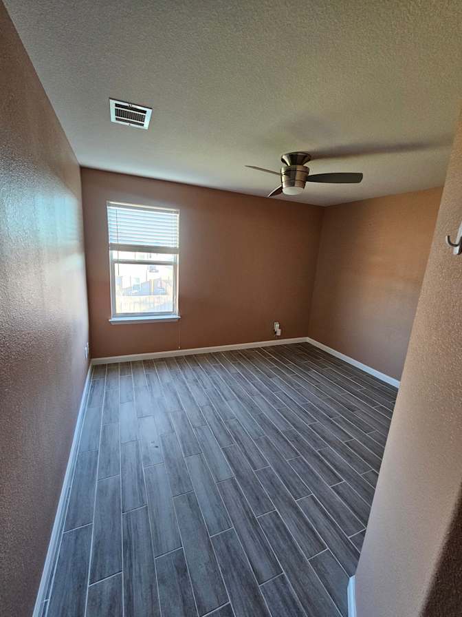 Luis's room