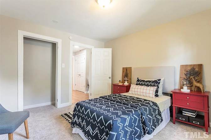 Alcove Rooms's room