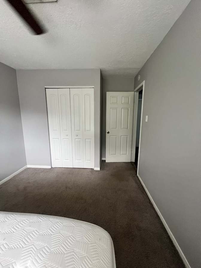 VENEISHA's room