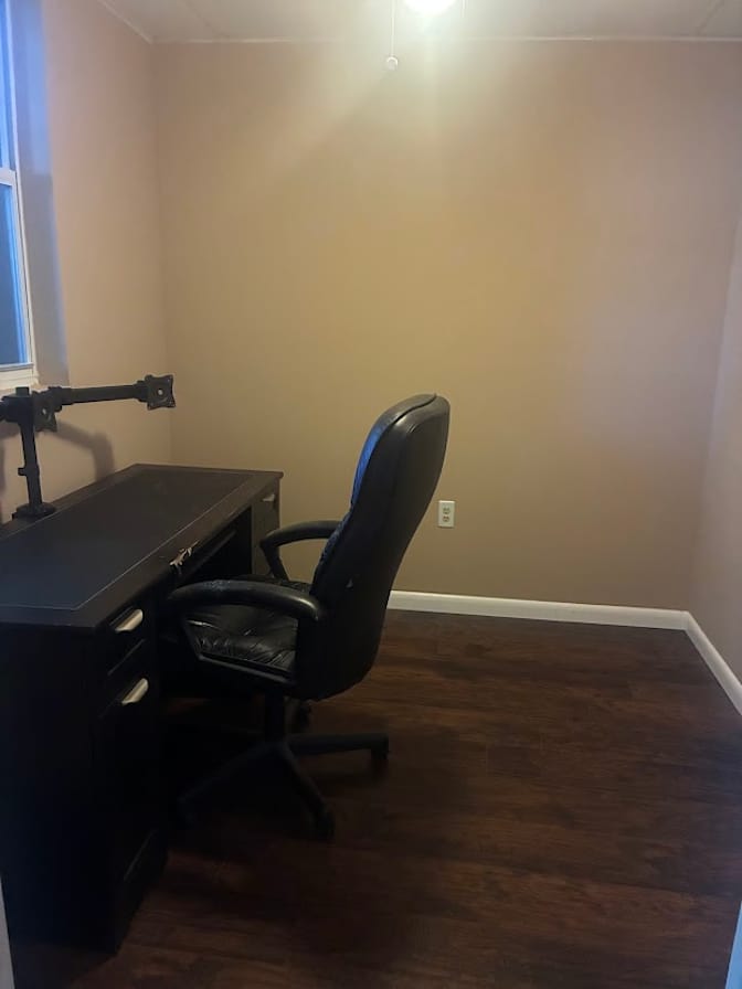 Lara L Colton's room