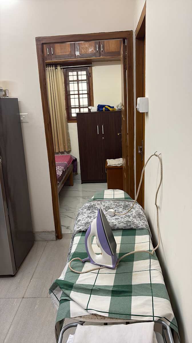 Tom's room