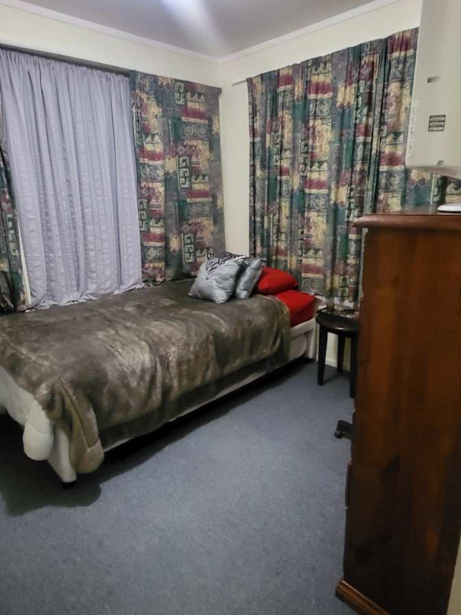 Tarnz Nuku's room