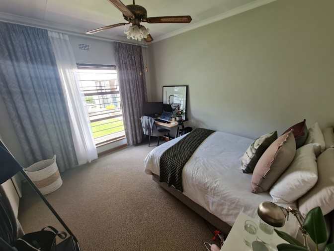 Leon's room
