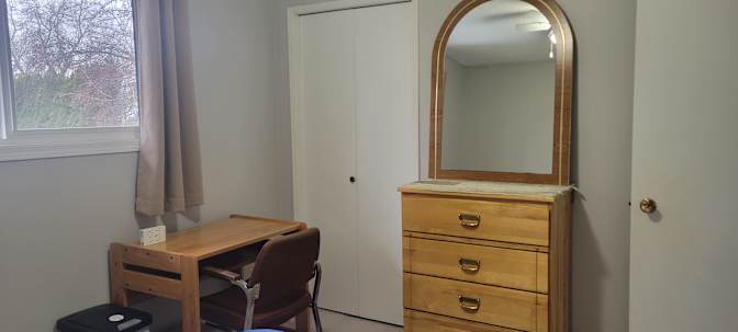 Kevin  Jefferies's room