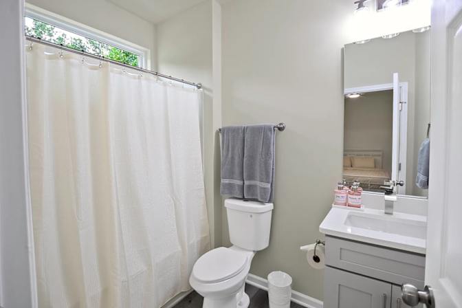 Alcove Rooms's room