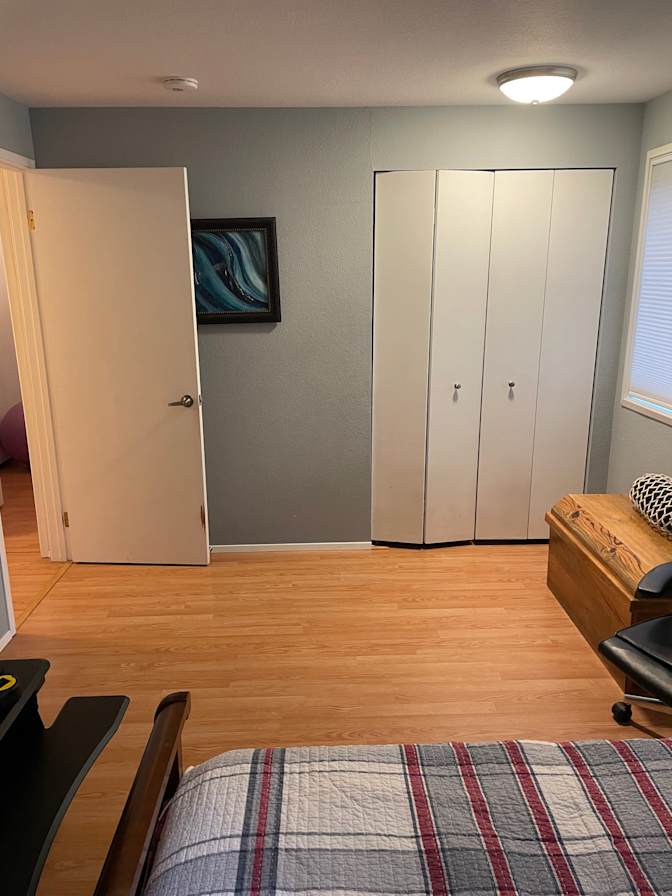 Kimberly Lakin's room