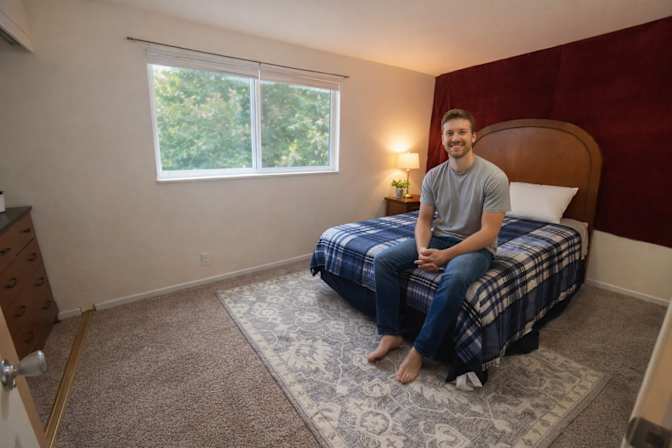 Leslie's room