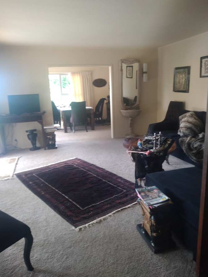 Dee's room