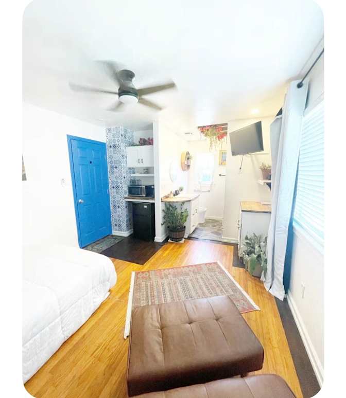 Keur moua's room