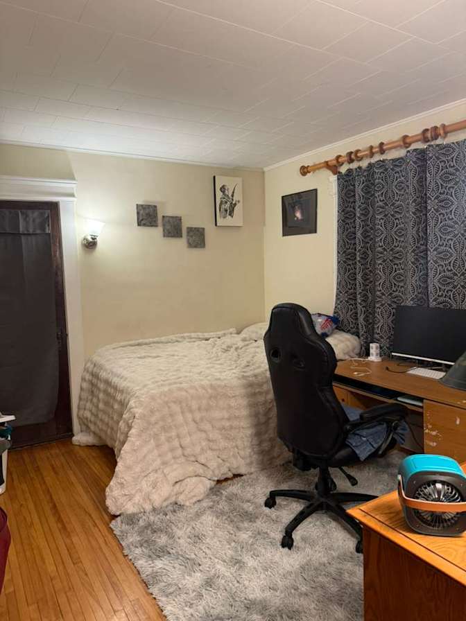 Jeevan Acharya's room