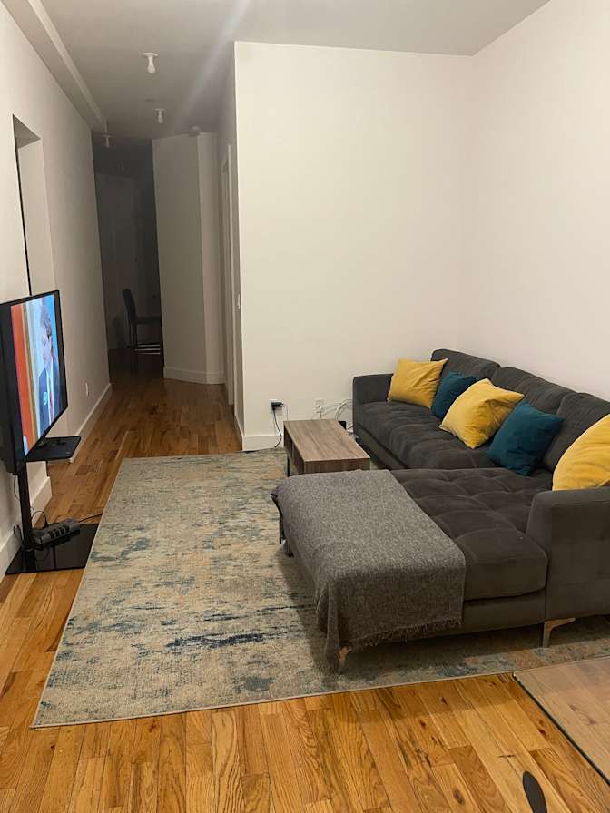 BROOKLYN APARTMENT SHARE LONG OR SHORT TERM's room