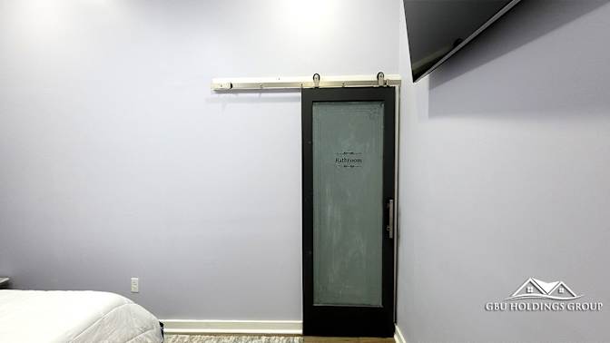 GBU Holdings Group's room