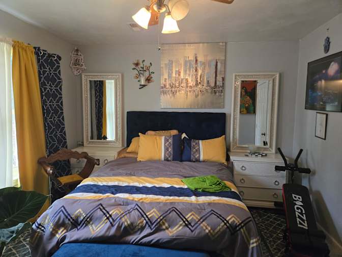 Irhoda M.'s room