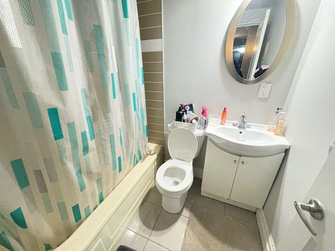 Melike Buyurgan's room